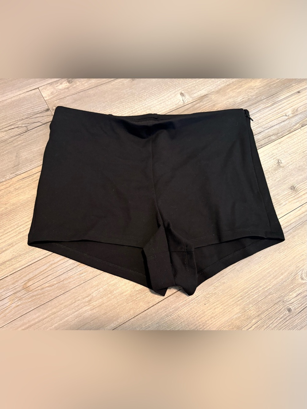SKIMS Kim Kardashian Essential high waist hot shorts large new with tags